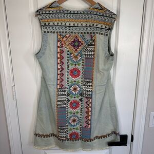 Double D Ranch Almost Famous Collection Vest 2018 Embroidered Studded Boho M